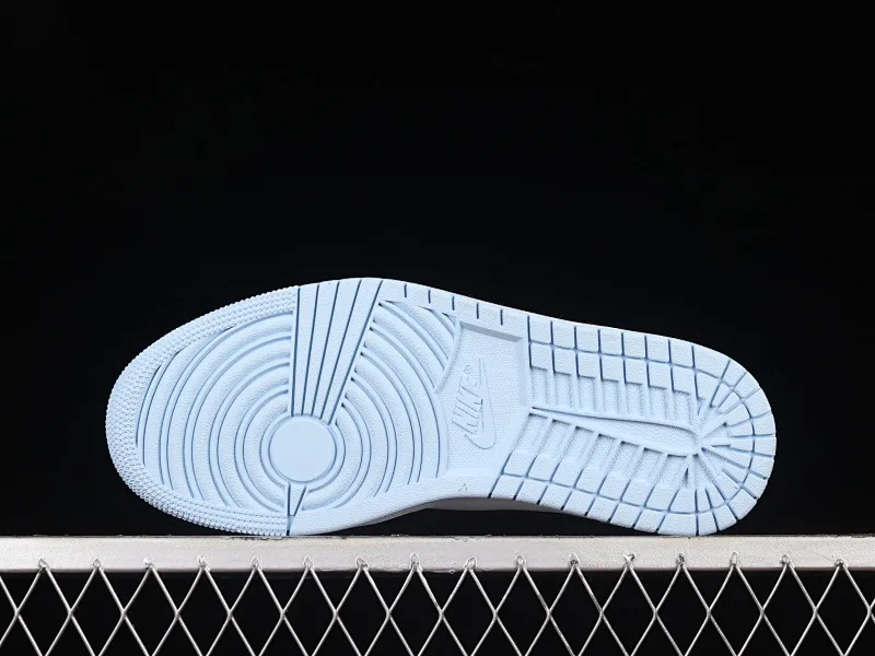 All Categories Air Jordan Jordan Series Basketball Shoes Air Jordan 1 Mid Air Jordan 1 Mid "University Blue" AJ1 Joe 1 Fresh Blue China Basketball Shoes 555112-401